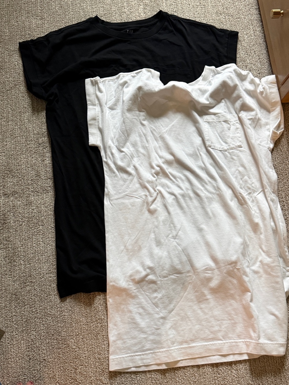 GAP White Crew Neck Tee Shirt dress - Pack of 2 (black and white) size L